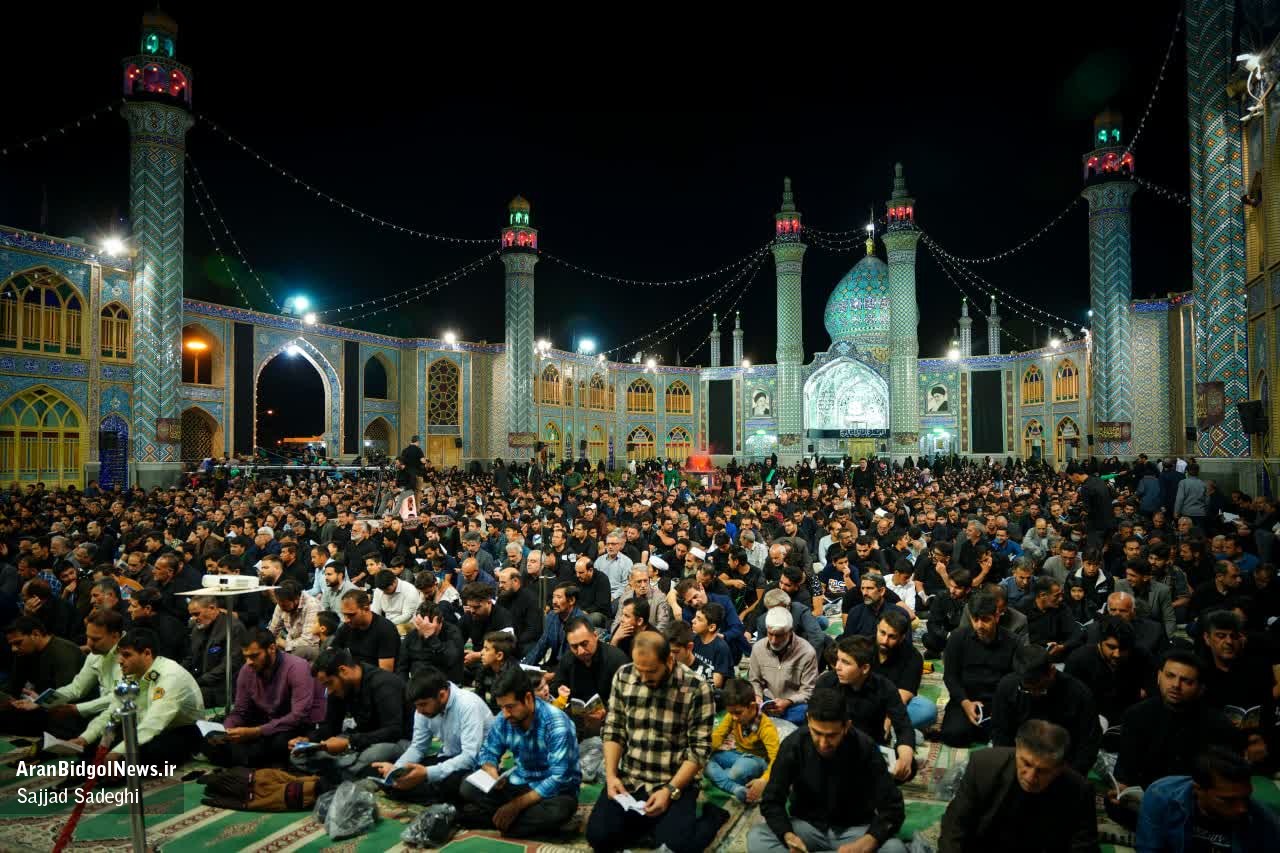 گزارش تصویری از مراسم احیای شب بیست و یکم ماه رمضان در حرم هلال ابن علی(ع)